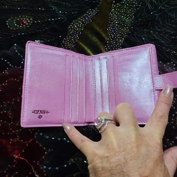 Chanel Camelia Iridescent Wallet - Picture 11 of 17